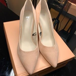 NEW!!! H&M light pink/ peach pumps. Size 9